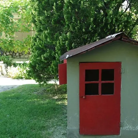 Panzió Mas Grimaud - Gite- Et D'hotes Familiales