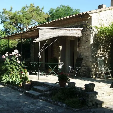Mas Grimaud - Gite- Et D'hotes Familiales