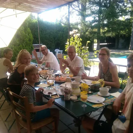 Panzió Mas Grimaud - Gite- Et D'hotes Familiales
