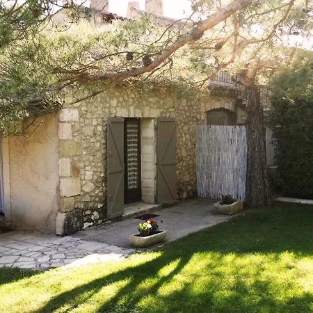 Bed & Breakfast Mas Grimaud - Gite- Et D'hotes Familiales