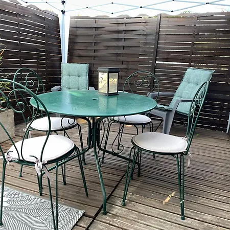 Bed & Breakfast Mas Grimaud - Gite- Et D'hotes Familiales *