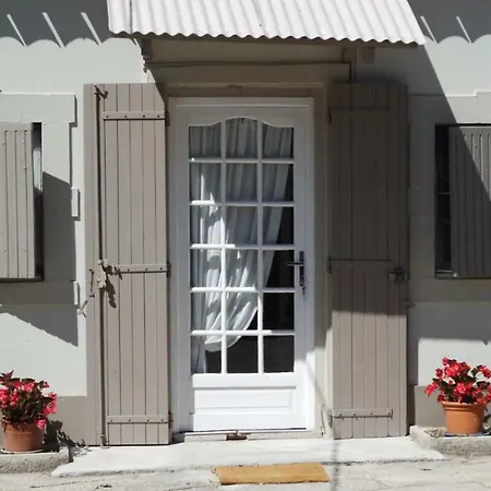 Mas Grimaud - Gite- Et D'hotes Familiales Bed & Breakfast